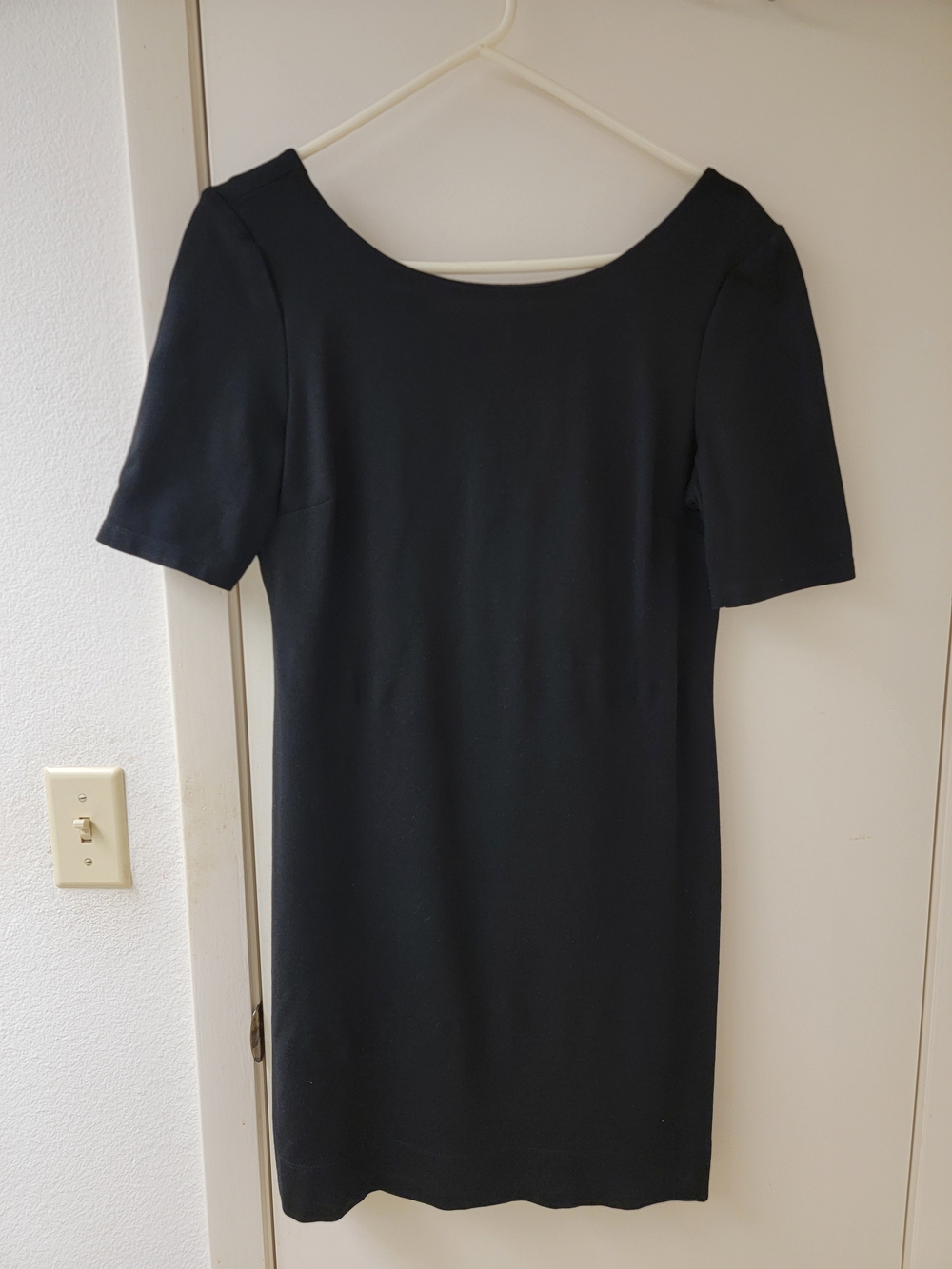Banana Republic BR Black Short-Sleeve Sheath Dress